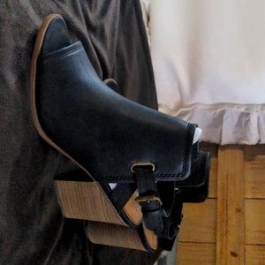 Time and Tru open toe